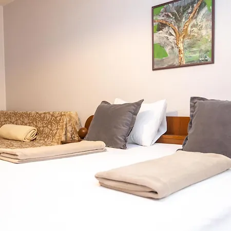 Angie Apartment Starigrad Paklenica