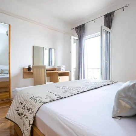 Apartment Angie Starigrad Paklenica
