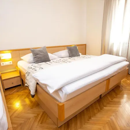 Angie Apartment Starigrad Paklenica