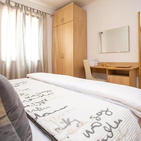 Apartment Angie Starigrad Paklenica